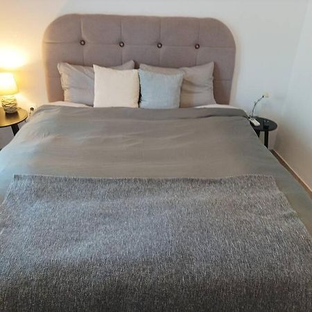 Comfy Cozy Iksia Apartment Иксия Екстериор снимка